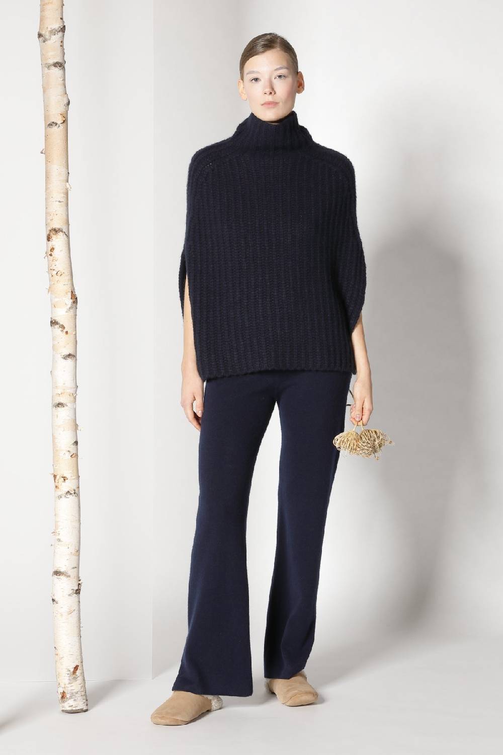 Sminfinity fluffy ribbed turtleneck cape + pure slitted pants Auslauf