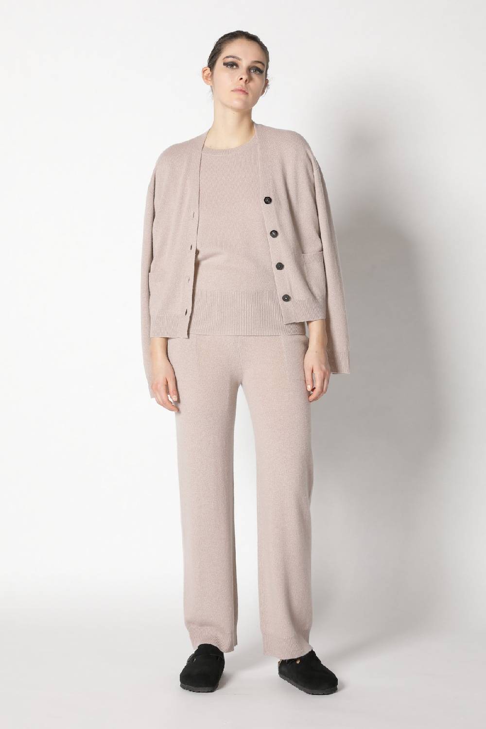 Sminfinity infinite cropped cardy + infinite crew T + infinite palazzo pants Neueste Stile