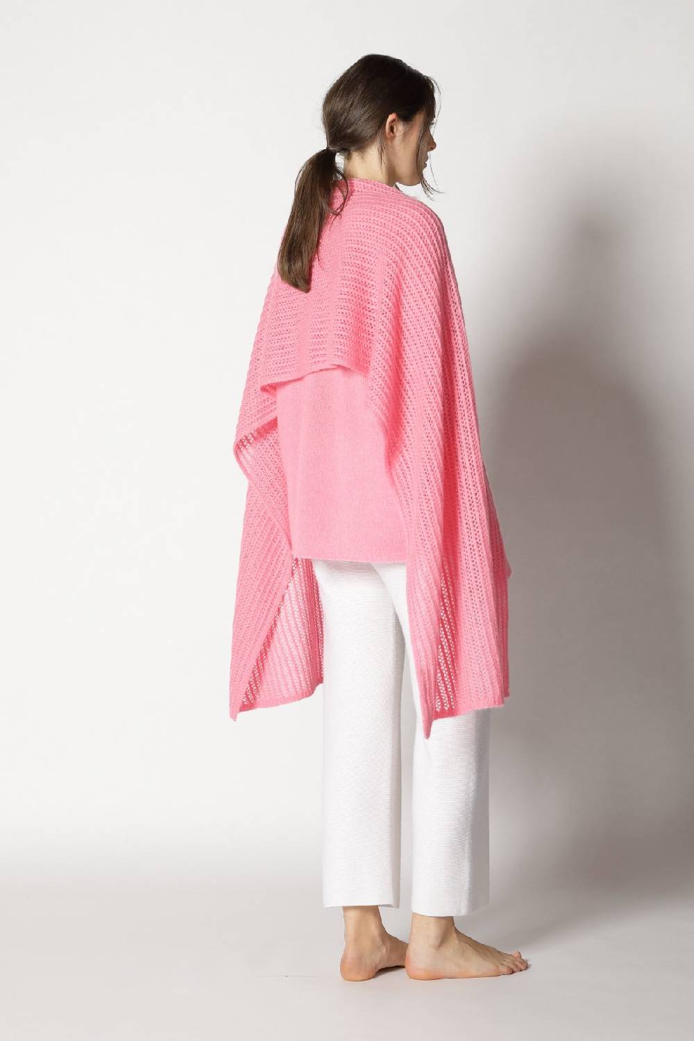 Sminfinity fluffy airy plaid + fluffy airy V neck + garter cropped pants Speichern exportieren