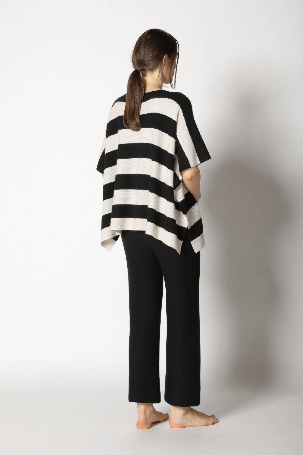 Sminfinity garter stripe cape top + garter cropped pants Fabrik Onlineshop