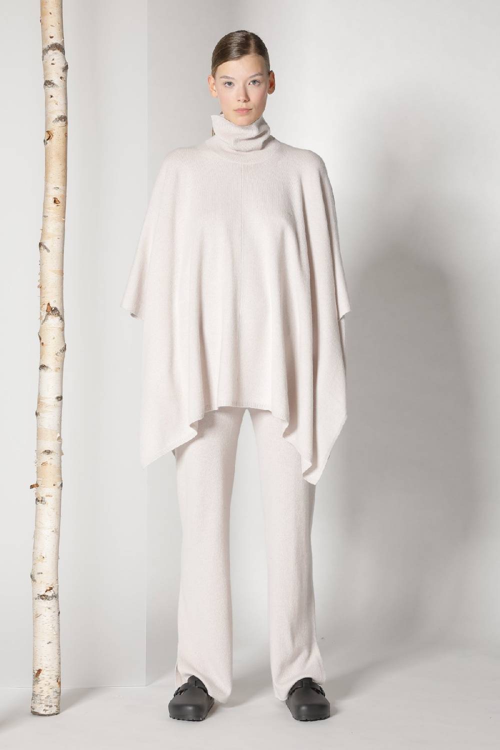 Sminfinity pure cape turtle + pure V jumper + pure slitted pants Outlet