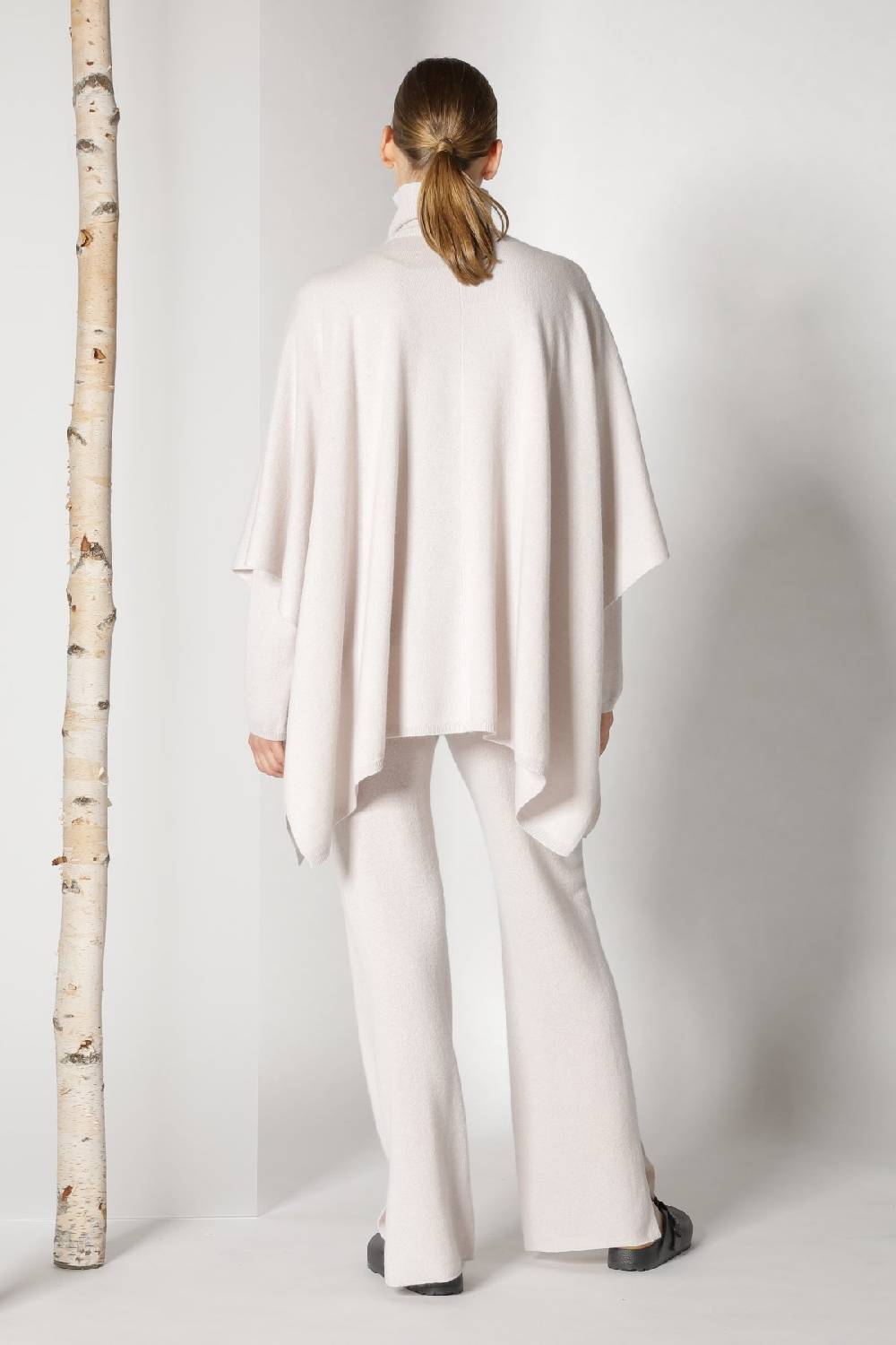 Sminfinity pure cape turtle + pure V jumper + pure slitted pants Outlet