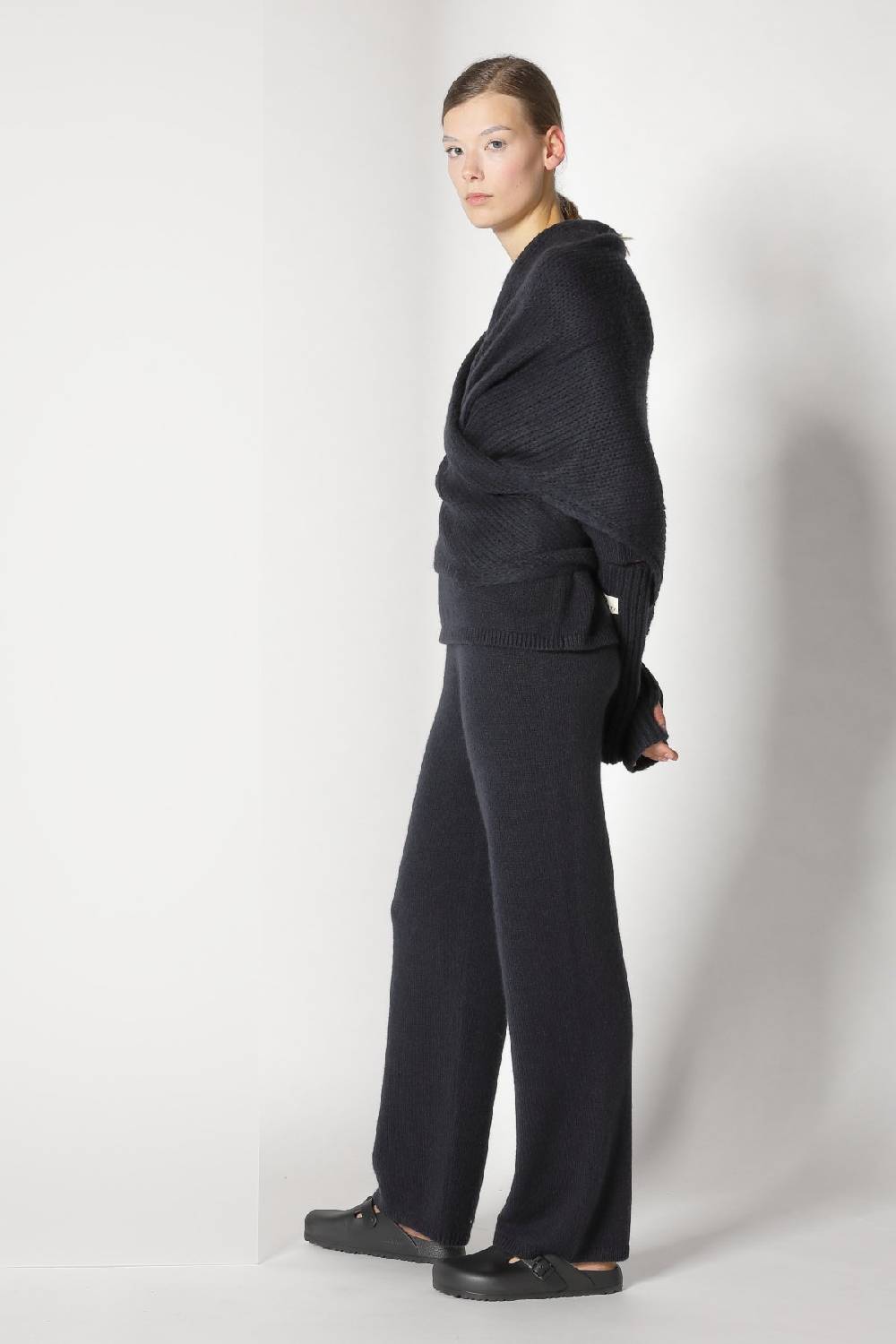 Sminfinity cosy triangle scarf + cosy gauntlets + cosy crew jumper + cosy palazzo pants Rabatt