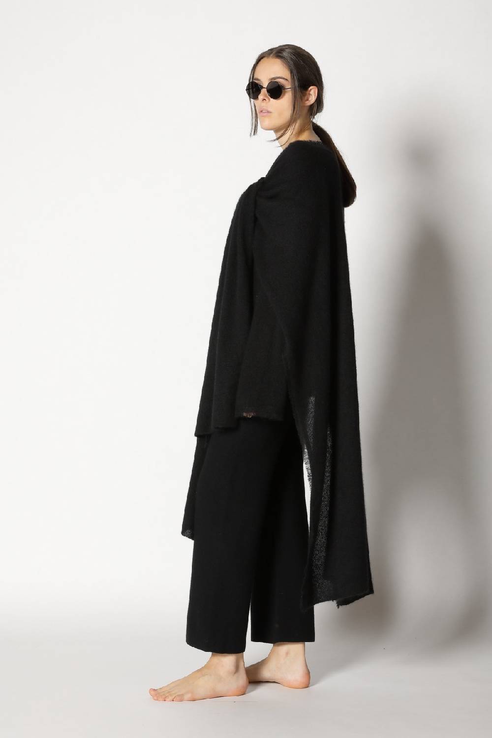 Sminfinity fluffy fringe boatneck + fluffy fringe cape + garter cropped pants Vatertagsangebot
