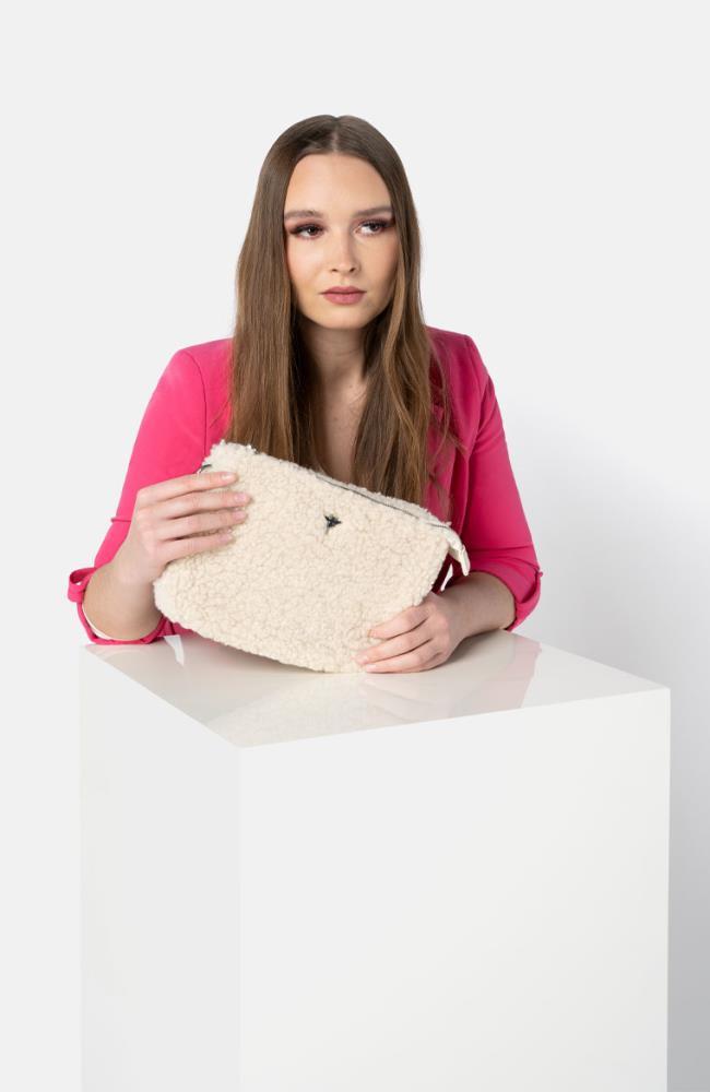 Stuff Maker Teddy Crossbody bag in Weiß Blitzverkäufe
