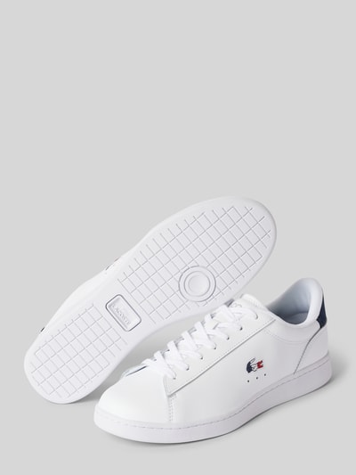 Peek & Cloppenburg LacosteLedersneaker mit Logo-Stitching Modell 'CARNABY' in weiss Kauf eins, bekomm eins gratis
