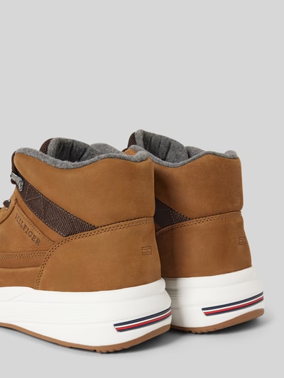 Peek & Cloppenburg Tommy HilfigerLedersneaker mit Label-Patch Modell 'WARM NUBUCK' in cognac Nur noch ein Tag übrig