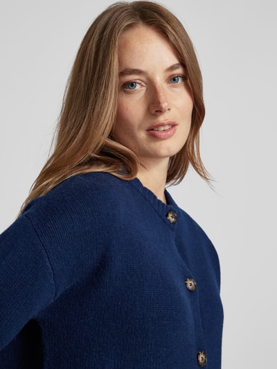 Peek & Cloppenburg Christian Berg WomanStrickjacke aus Wolle mit Rundhalsausschnitt in dunkelblau Räumungsverkauf