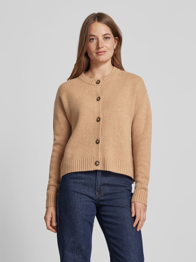 Peek & Cloppenburg Christian Berg WomanStrickjacke aus Wolle mit Rundhalsausschnitt in camel Versandkostenfrei