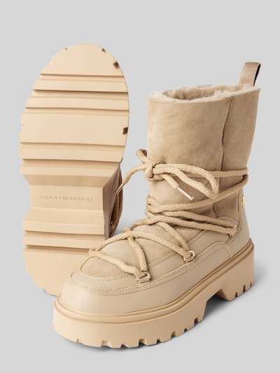 Peek & Cloppenburg Tommy HilfigerSchnürstiefel mit Label-Detail in beige Neueste Stile